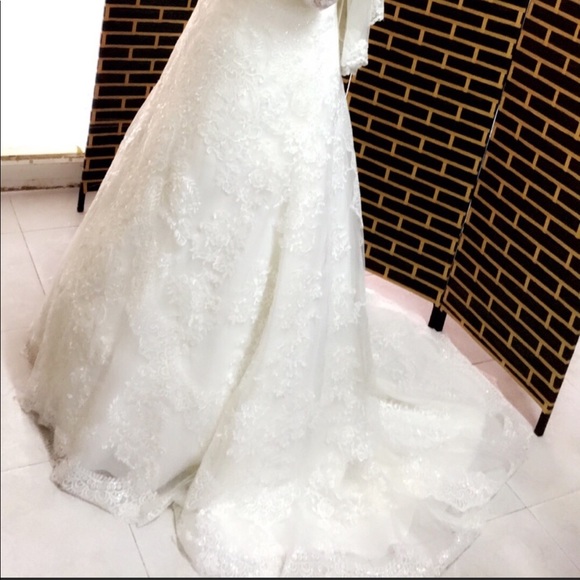 Beautiful Wedding Dress !! - Picture 5 of 7